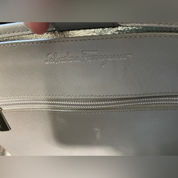 Salvatore Ferragamo gold Leather bag - Picture 11 of 14